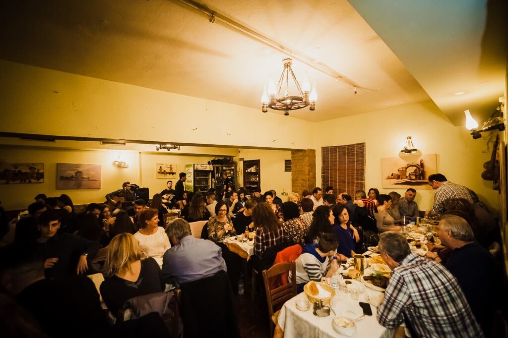 466171664_9235408593145438_4984726078297658640_n-1024x682 Ούζο στον Πίνακα Ρεμπετάδικο Θεσσαλονίκη Τηλέφωνο