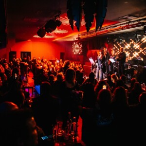 475267296_122134685498531862_7483455777062654190_n-300x300 Room Live Stage Θεσσαλονίκη Χρύσπα  2026