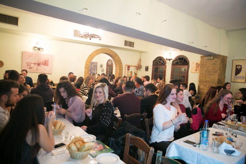 49054412_2270389426314091_4870043252062945280_n-1024x682 Ούζο στον Πίνακα Ρεμπετάδικο Θεσσαλονίκη Τηλέφωνο