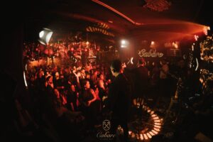 601362078_834754352806749_3319747344814513324_n-300x200 Cabare Club Θεσσαλονίκη Τσαλίκης