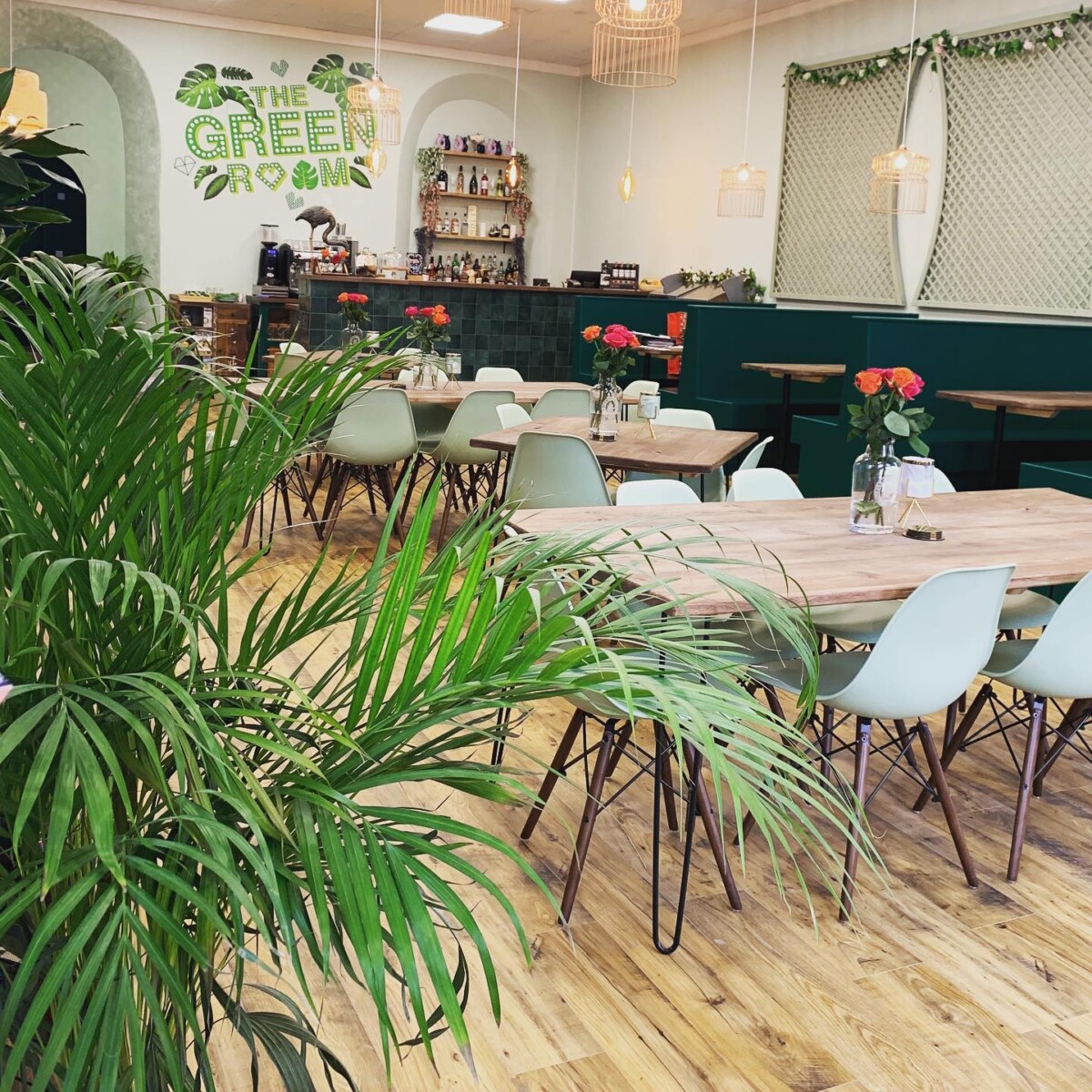 GREEN ROOM drinks & more Cafe Bar Θεσσαλονίκη 2026