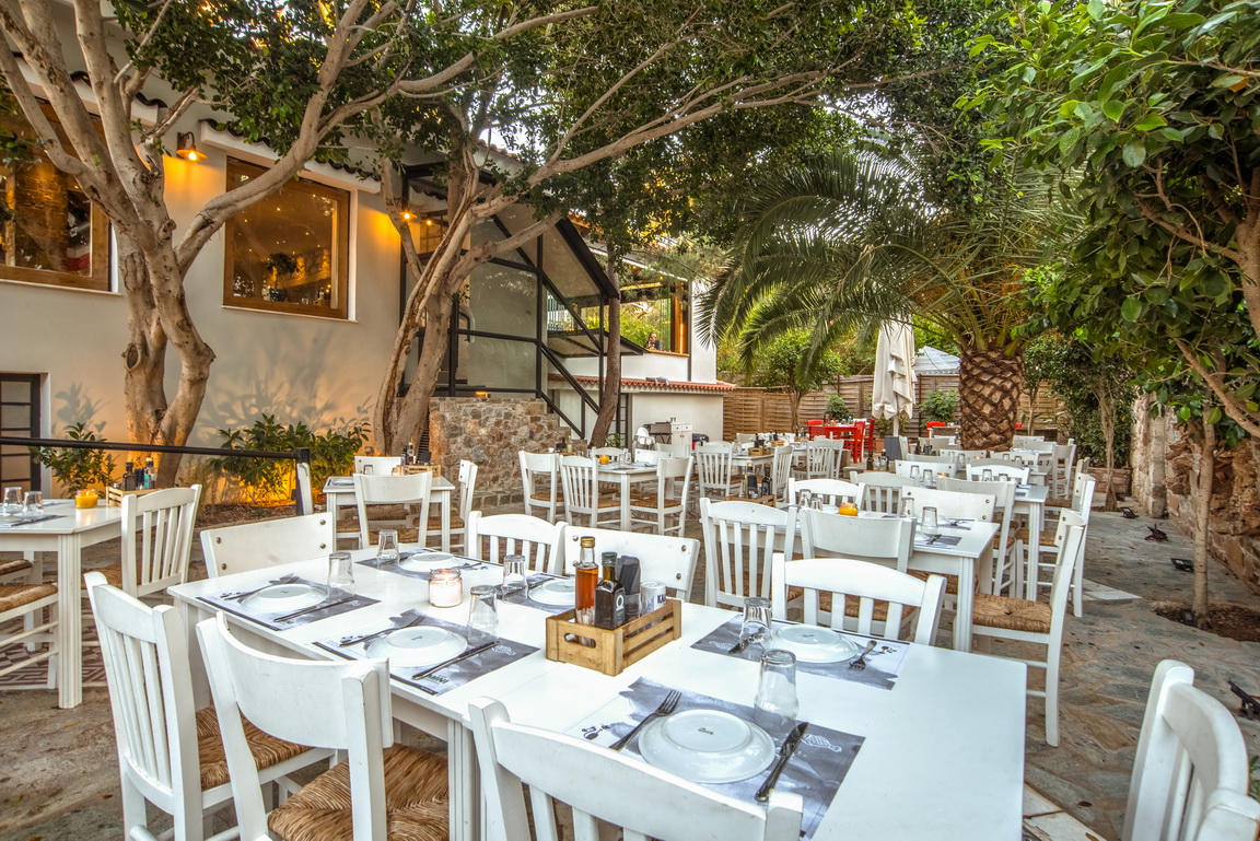 Ψαράκια & Θαλασσινά Γλυφάδα Εστιατόριο Αθήνα 2026