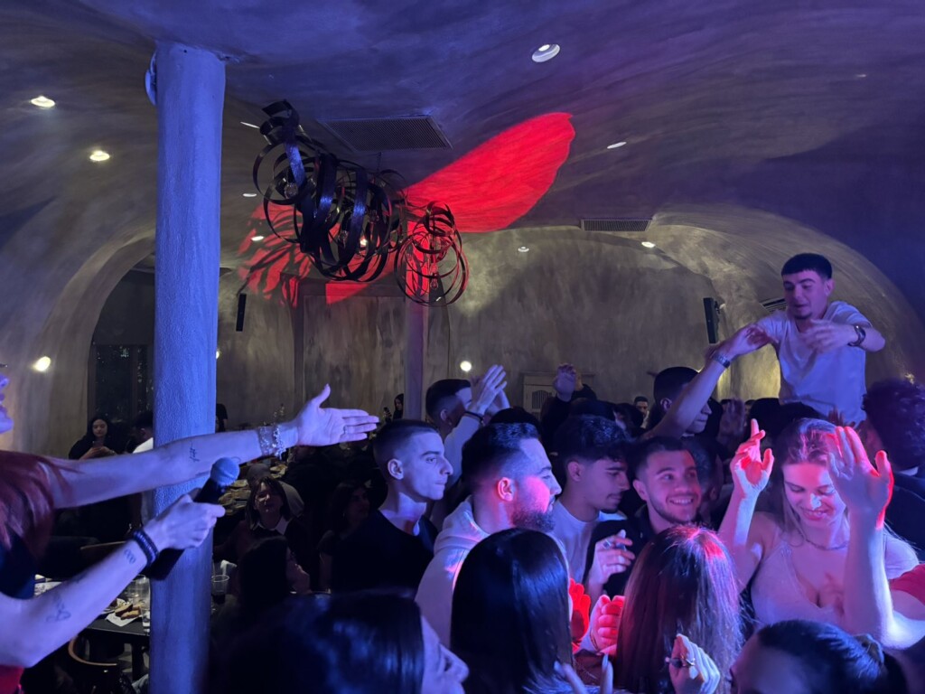 viber_image_2025-02-11_08-51-59-196-1024x768 Merlot Σκηνή Ρεμπετάδικο Λαδάδικα Θεσσαλονίκη