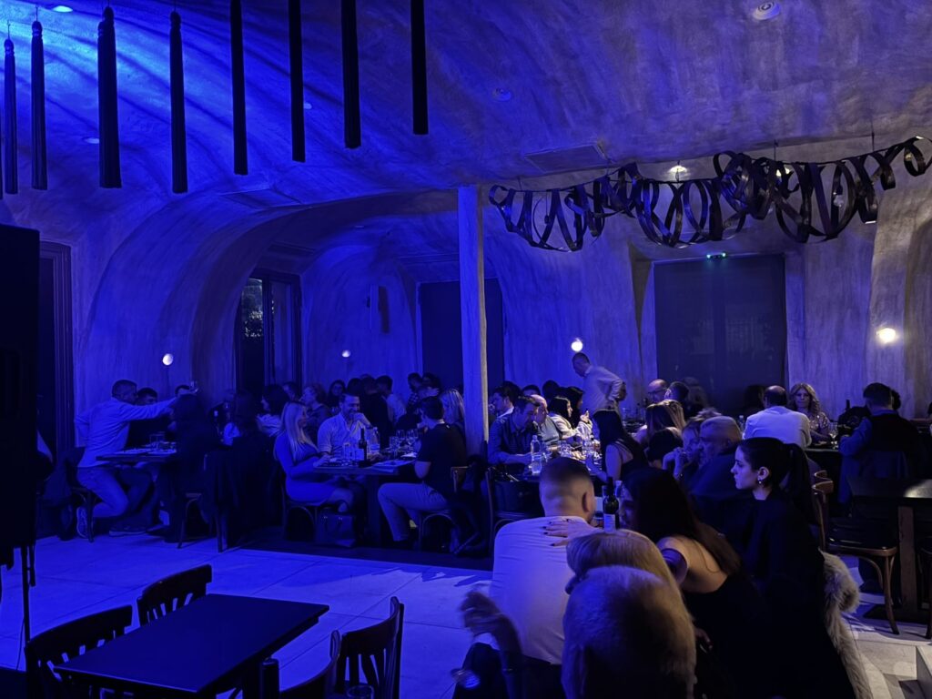 viber_image_2025-12-25_17-26-08-604-1024x768 Merlot Σκηνή Ρεμπετάδικο Λαδάδικα Θεσσαλονίκη